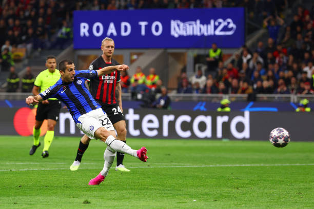 德甲夺冠的重要性？凯恩打趣：也许能让一些人不再说我无冠.