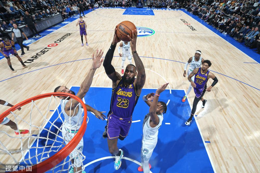 世体：西蒙尼今天继续试验阵容，有AZP、雷尼尔多和巴里奥斯.