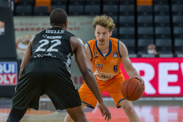 奏赢得了许 奏赢得了许